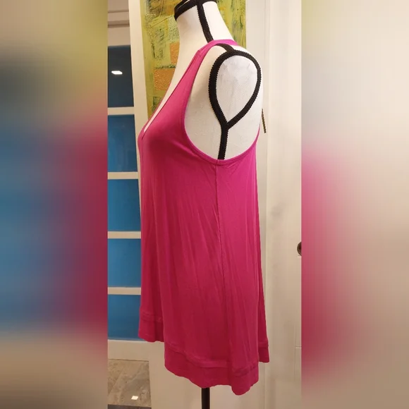 Cable & Gauge Fuchsia Sleeveless Tank Top - Picture 3 of 8